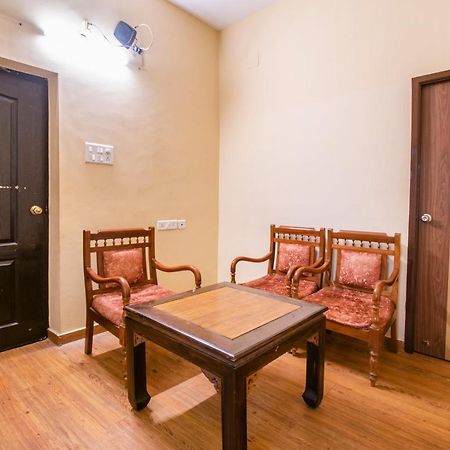 Hotel Crescent Inn Madras Buitenkant foto