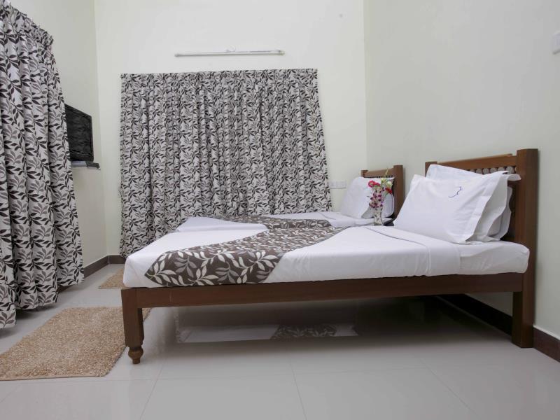 Hotel Crescent Inn Madras Buitenkant foto