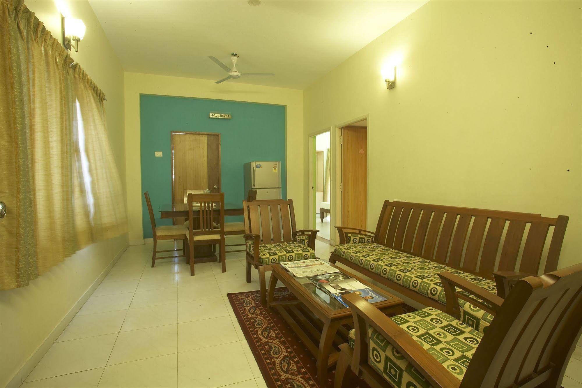 Hotel Crescent Inn Madras Buitenkant foto