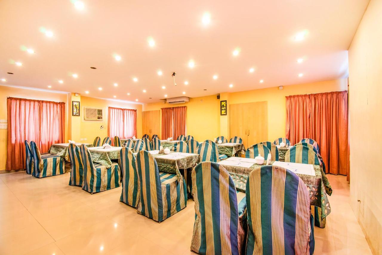 Hotel Crescent Inn Madras Buitenkant foto