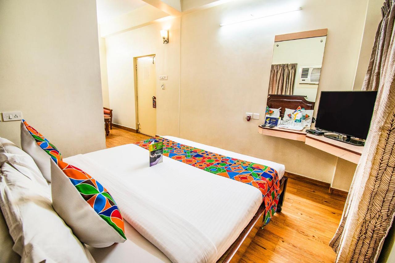 Hotel Crescent Inn Madras Buitenkant foto