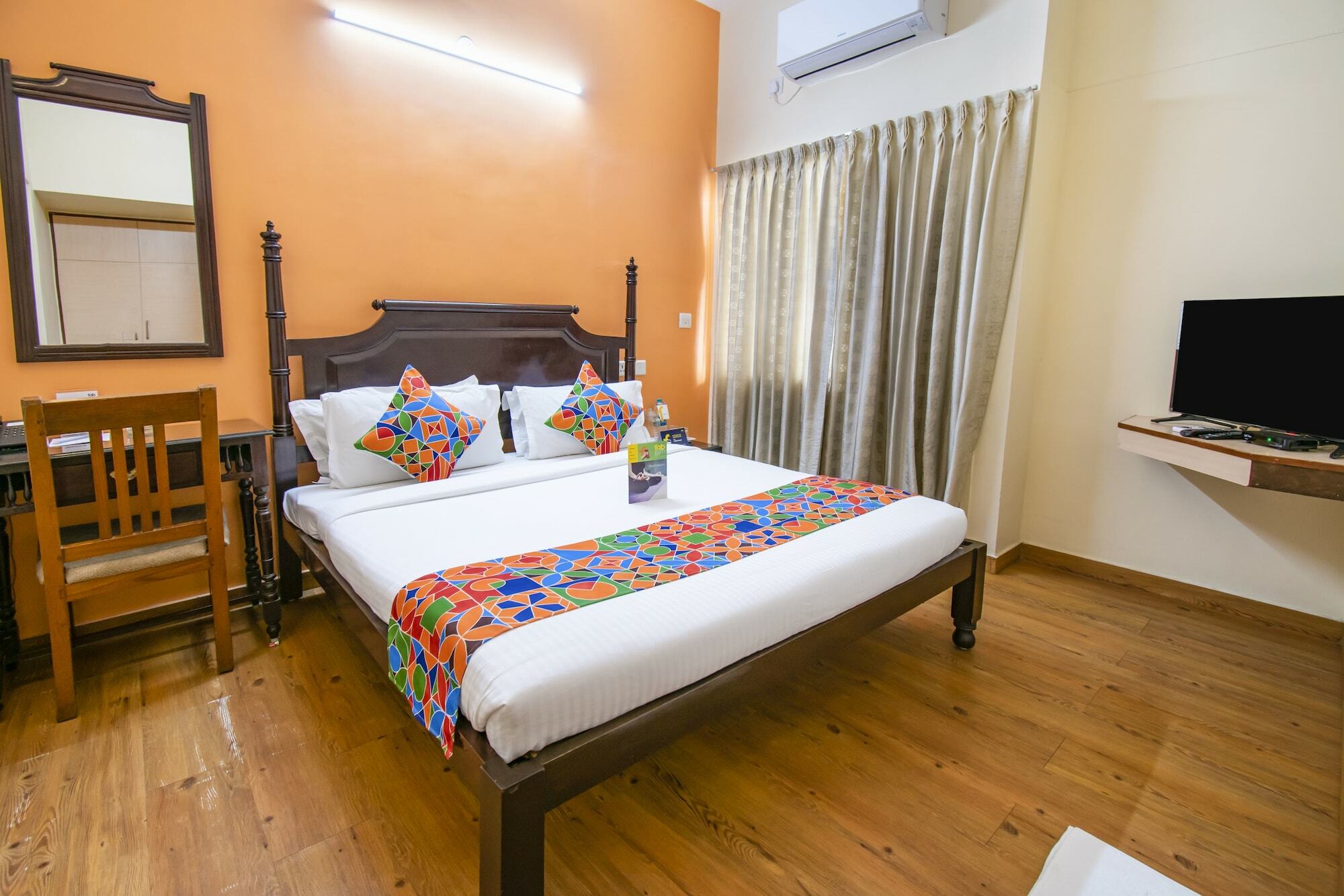 Hotel Crescent Inn Madras Buitenkant foto