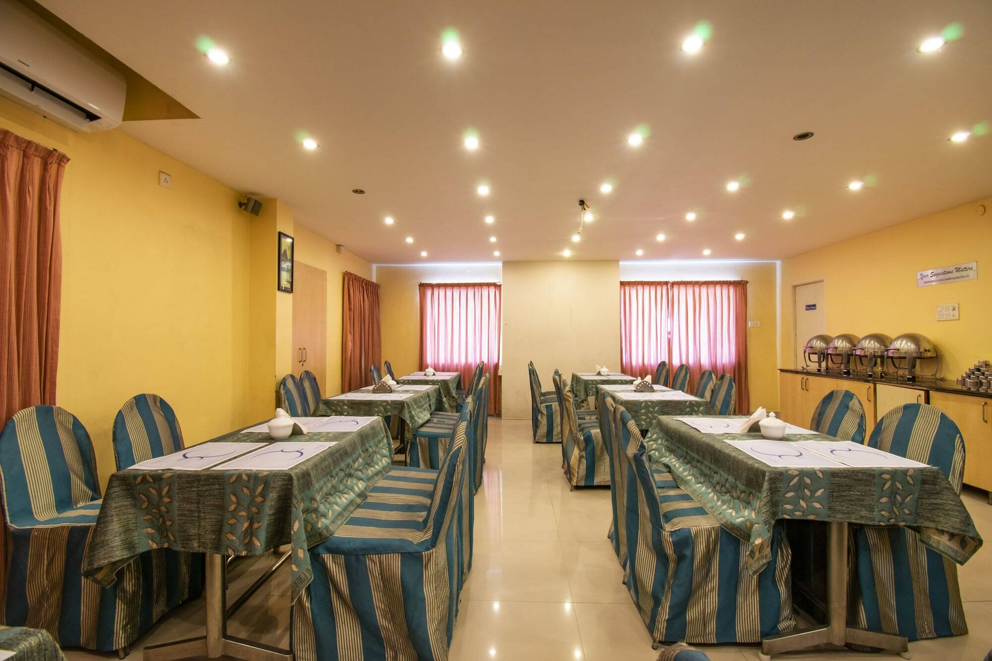 Hotel Crescent Inn Madras Buitenkant foto